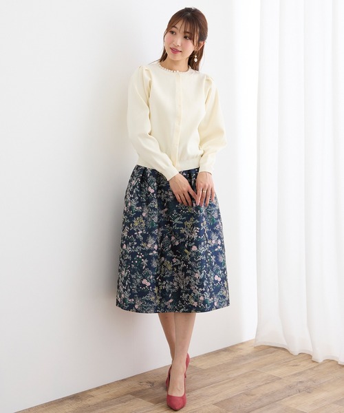 Rose Tiara(ローズティアラ)の「パワーショルダーニットカーディガン(ニット/セーター・レディース・ネイビー/オフホワイト/ピンク・46/38/42)」の11枚目の写真