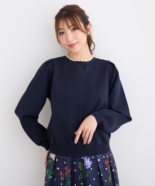 Rose Tiara(ローズティアラ)の「パワーショルダーニットカーディガン(ニット/セーター・レディース・ネイビー/オフホワイト/ピンク・46/38/42)」の16枚目の写真