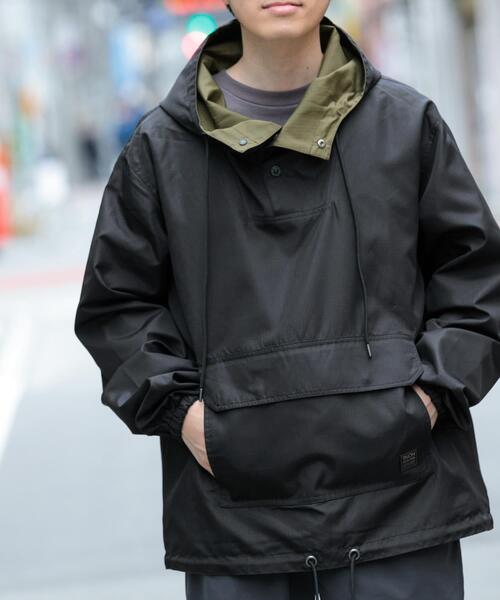 ITEMS URBANRESEARCH(アイテムズ アーバンリサーチ)の「TAION Military Reversible Anorak(その他アウター・メンズ・その他1/グリーン系その他/ブラック/オリーブ・MEDIUM/LARGE)」の2枚目の写真