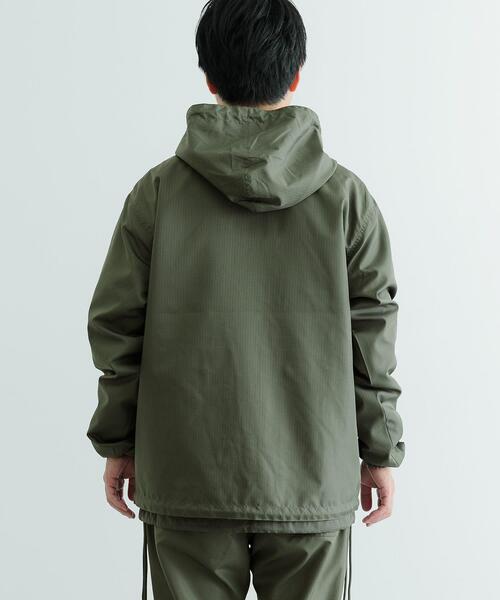 ITEMS URBANRESEARCH(アイテムズ アーバンリサーチ)の「TAION Military Reversible Anorak(その他アウター・メンズ・その他1/グリーン系その他/ブラック/オリーブ・MEDIUM/LARGE)」の18枚目の写真