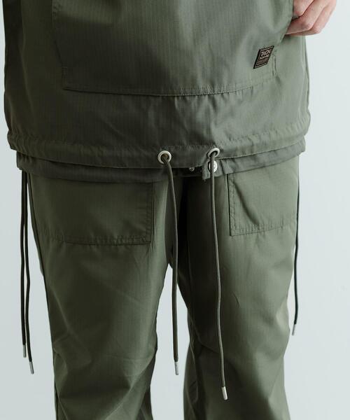 ITEMS URBANRESEARCH(アイテムズ アーバンリサーチ)の「TAION Military Reversible Anorak(その他アウター・メンズ・その他1/グリーン系その他/ブラック/オリーブ・MEDIUM/LARGE)」の22枚目の写真