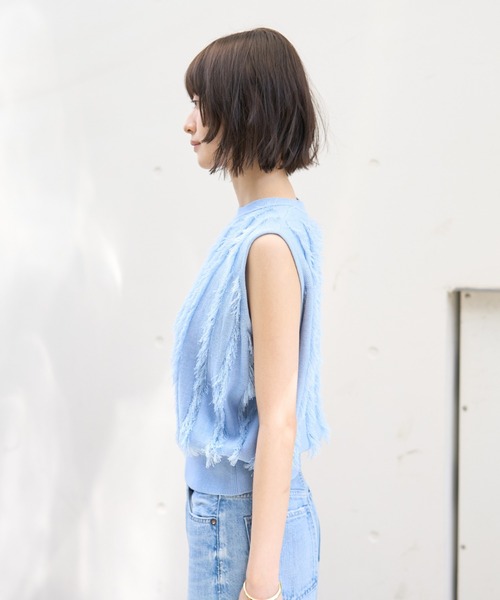 Rouge vif Anna（ルージュヴィフアンナ）の「フリンジニットノースリーブプルオーバー（ニット/セーター・レディース・ブラック/ベージュ/ホワイト/サックスブルー・フリー）」の5枚目の写真