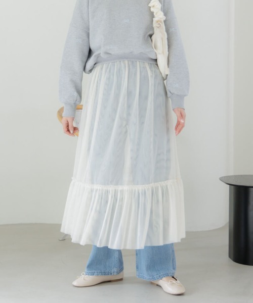 flower(フラワー)の「レイヤードチュールスカート(スカート・レディース・アイボリー/グレー・FREE)」の5枚目の写真