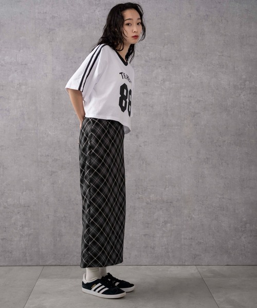 WEGO（ウィゴー）の「WEGO/ライングラフィックショートT（Tシャツ/カットソー・レディース・ホワイト/その他1/ブラック/ネイビー/ピンク/ホワイト系その他/その他2/オフホワイト・SMALL/MEDIUM）」の13枚目の写真