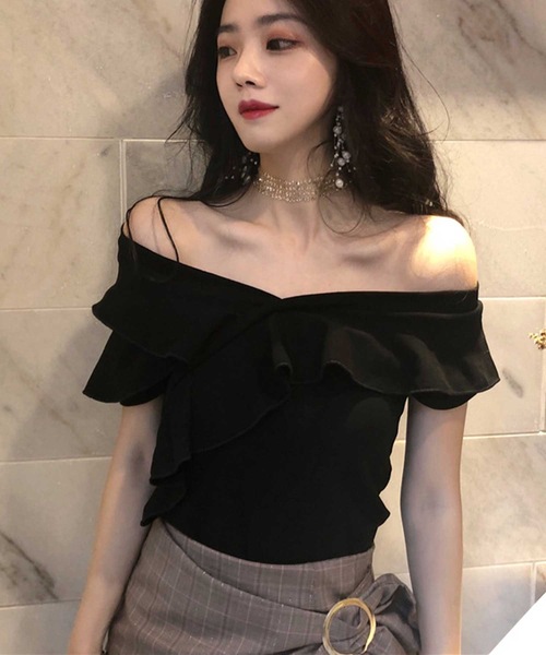 LUGG NAGG（ラグナグ）の「オフショルダー 2way Vネック フリル トップス（Tシャツ/カットソー・レディース・ブラック/ベージュ/ラベンダー/ホワイト・S/M/L/XL）」の5枚目の写真