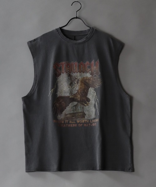 SITRY（シトリー）の「Pigment Graphic No Sleeve Shirt/ピグメント加工 ヴィンテージライク ロックプリント ノースリーブシャツ（タンクトップ・メンズ・ブラウン系その他/ブラック系その他/ブラウン系その他2/ブラック系その他2/ブラウン系その他3/ブラック系その他4/ブラック系その他3/ブラック系その他5/ブラウン系その他4/ブラウン系その他5・M/L/XL）」の11枚目の写真