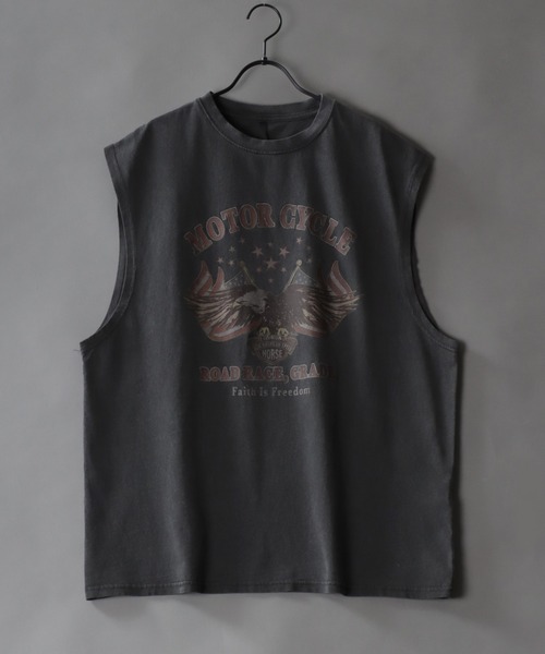 SITRY（シトリー）の「Pigment Graphic No Sleeve Shirt/ピグメント加工 ヴィンテージライク ロックプリント ノースリーブシャツ（タンクトップ・メンズ・ブラウン系その他/ブラック系その他/ブラウン系その他2/ブラック系その他2/ブラウン系その他3/ブラック系その他4/ブラック系その他3/ブラック系その他5/ブラウン系その他4/ブラウン系その他5・M/L/XL）」の14枚目の写真