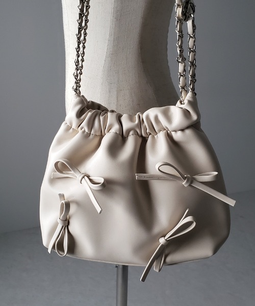 me+em select(ミームセレクト)の「※※【 3color 】ミニショルダーメタリックリボンチェーンバッグ / mini shoulder metallic ribbon chain bag(ショルダーバッグ・レディース・ブラック/アイボリー/シルバー・FREE)」の12枚目の写真