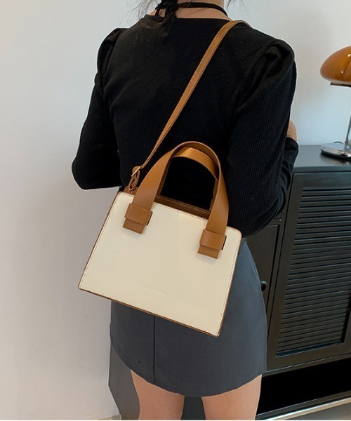 tolene(トレネ)の「フェイクレザー 太めハンドル スクエア 2way ハンドバッグ ショルダーバッグ(ハンドバッグ・レディース・ブラック/ホワイト/グリーン・ONE SIZE)」の14枚目の写真