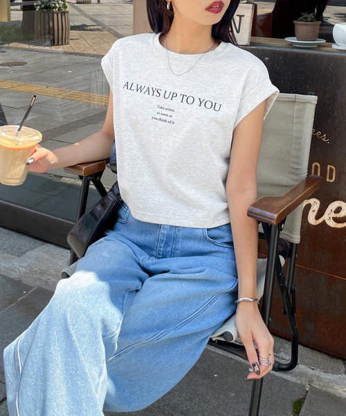 Chillfar（チルファー）の「サイドシャーリングTシャツ（Tシャツ/カットソー・レディース・チャコール/オートミール/ホワイト/ネイビー・FREE）」の4枚目の写真