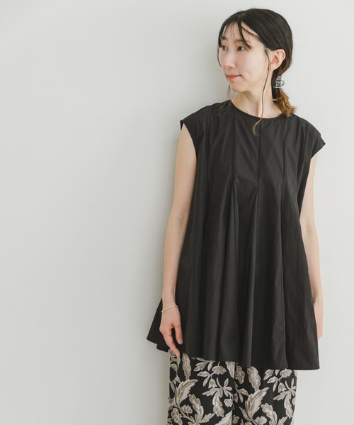 ITEMS URBANRESEARCH（アイテムズ アーバンリサーチ）の「フレンチフレアブラウス（シャツ/ブラウス・レディース・ブラック/オフホワイト/ライトカーキ・FREE）」の2枚目の写真