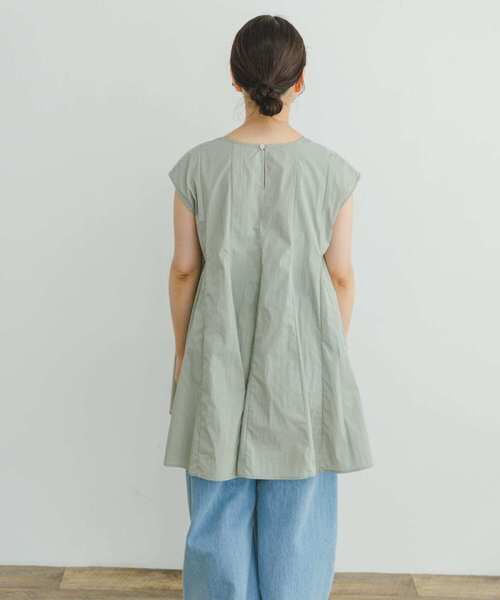 ITEMS URBANRESEARCH（アイテムズ アーバンリサーチ）の「フレンチフレアブラウス（シャツ/ブラウス・レディース・ブラック/オフホワイト/ライトカーキ・FREE）」の12枚目の写真