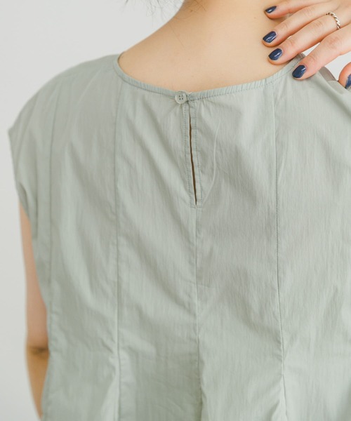 ITEMS URBANRESEARCH（アイテムズ アーバンリサーチ）の「フレンチフレアブラウス（シャツ/ブラウス・レディース・ブラック/オフホワイト/ライトカーキ・FREE）」の16枚目の写真