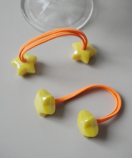 hymy（ヒュミュ）の「【 hymy-ヒュミュ- 】バイカラー スター ヘアゴム 2個セット ( kids ) #_（ヘアゴム・キッズ・グリーン/パープル/イエロー/オレンジ/ライトピンク/ブルー・FREE）」の8枚目の写真