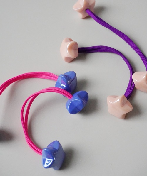 hymy（ヒュミュ）の「【 hymy-ヒュミュ- 】バイカラー スター ヘアゴム 2個セット ( kids ) #_（ヘアゴム・キッズ・グリーン/パープル/イエロー/オレンジ/ライトピンク/ブルー・FREE）」の10枚目の写真