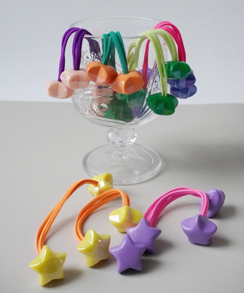 hymy（ヒュミュ）の「【 hymy-ヒュミュ- 】バイカラー スター ヘアゴム 2個セット ( kids ) #_（ヘアゴム・キッズ・グリーン/パープル/イエロー/オレンジ/ライトピンク/ブルー・FREE）」の11枚目の写真