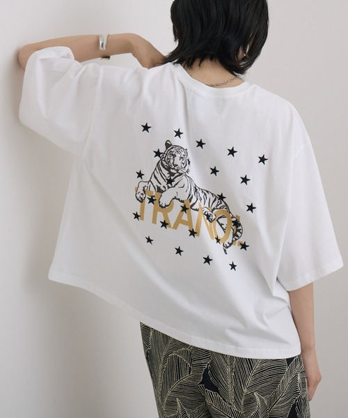 TRANOI（トラノイ）の「TRANOI. TIGER TRANOI.T（Tシャツ/カットソー・レディース・ホワイト/チャコールグレー/ブルー・FREE）」の2枚目の写真