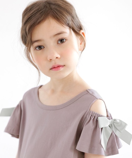 Bee des Bee(ビーデスビー)の「肩リボンオフショルトップス(Tシャツ/カットソー・キッズ・グレー/ミント/パープル系/チャコール/ブルー系/ローズ・110cm/100cm/120cm/140cm/150cm/130cm)」の5枚目の写真