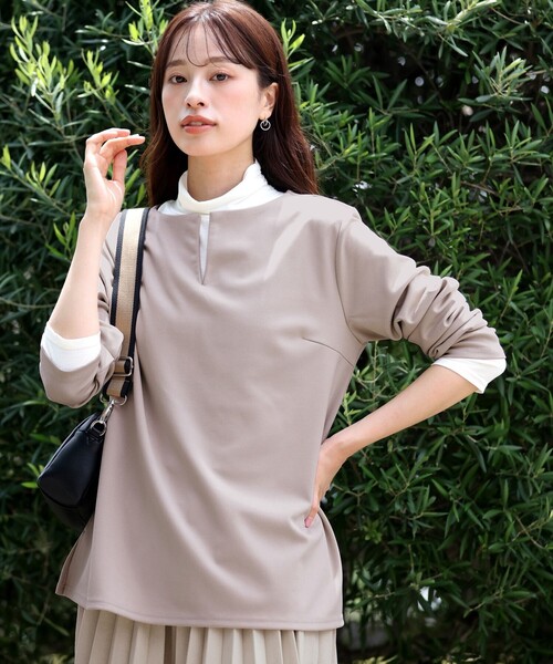 Tiaclasse(ティアクラッセ)の「キーネックカットソートップス(Tシャツ/カットソー・レディース・グリーン/グレイッシュベージュ/ブラック・XXL/XL)」の8枚目の写真