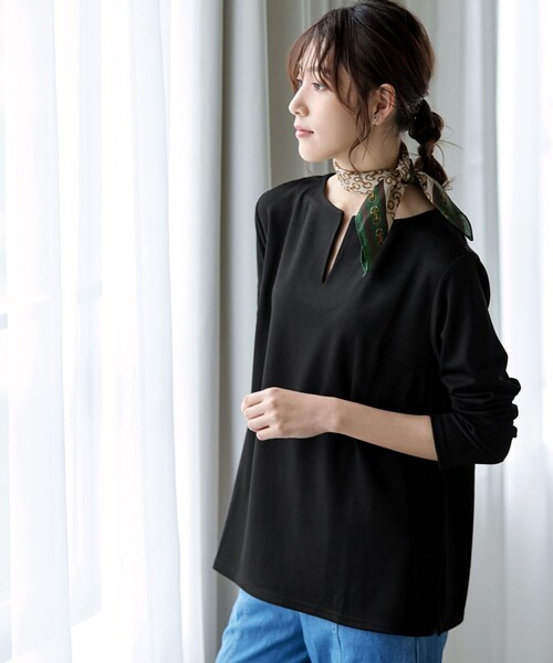 Tiaclasse(ティアクラッセ)の「キーネックカットソートップス(Tシャツ/カットソー・レディース・グリーン/グレイッシュベージュ/ブラック・XXL/XL)」の13枚目の写真