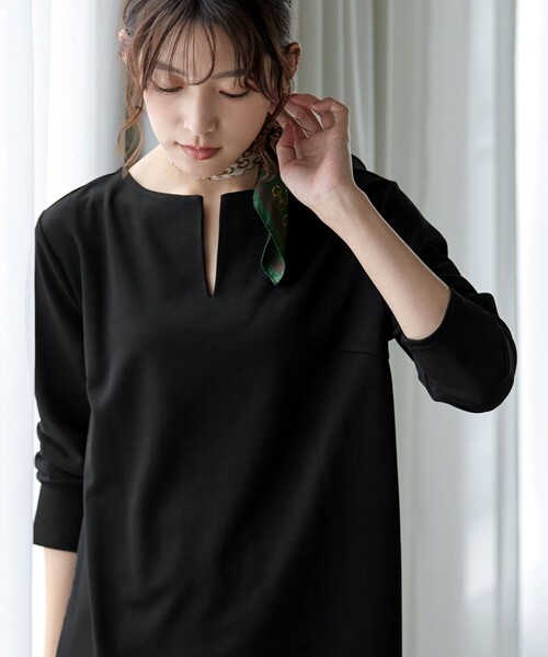 Tiaclasse(ティアクラッセ)の「キーネックカットソートップス(Tシャツ/カットソー・レディース・グリーン/グレイッシュベージュ/ブラック・XXL/XL)」の14枚目の写真