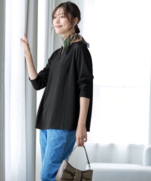 Tiaclasse(ティアクラッセ)の「キーネックカットソートップス(Tシャツ/カットソー・レディース・グリーン/グレイッシュベージュ/ブラック・XXL/XL)」の15枚目の写真