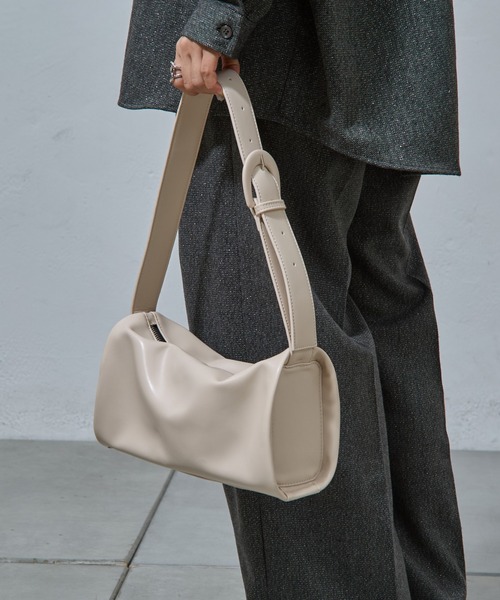 COLONY 2139(コロニートゥーワンスリーナイン)の「ミニドラムバッグ(ドラムバッグ・レディース・ブラック/ベージュ/パープル・FREE)」の1枚目の写真