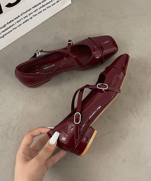 Teem Store(チームストア)の「スクエアトゥ クロスストラップ バレエ パンプス シューズ(パンプス・レディース・ブラック/シルバー/レッド・35/37/39)」の13枚目の写真