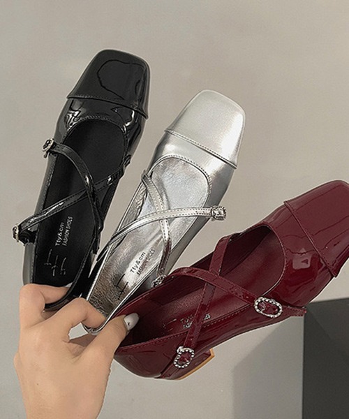 Teem Store(チームストア)の「スクエアトゥ クロスストラップ バレエ パンプス シューズ(パンプス・レディース・ブラック/シルバー/レッド・35/37/39)」の9枚目の写真