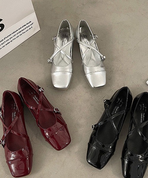 Teem Store(チームストア)の「スクエアトゥ クロスストラップ バレエ パンプス シューズ(パンプス・レディース・ブラック/シルバー/レッド・35/37/39)」の8枚目の写真