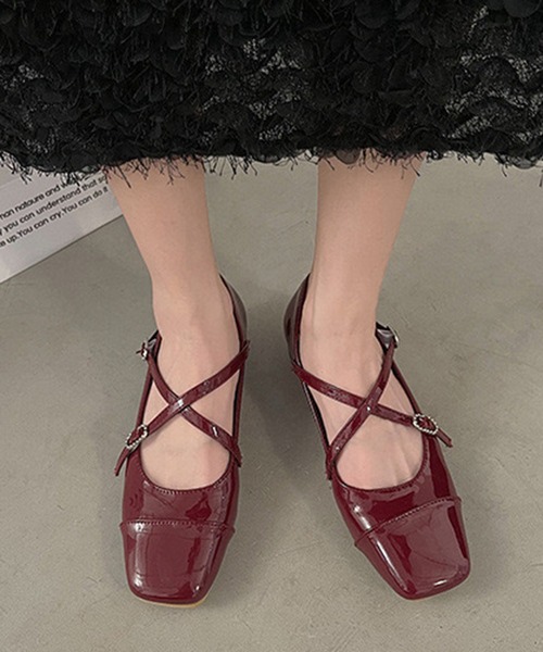 Teem Store(チームストア)の「スクエアトゥ クロスストラップ バレエ パンプス シューズ(パンプス・レディース・ブラック/シルバー/レッド・35/37/39)」の5枚目の写真