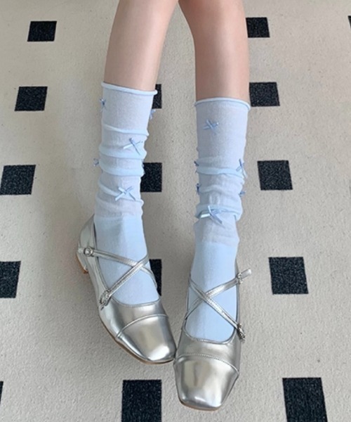 Teem Store(チームストア)の「スクエアトゥ クロスストラップ バレエ パンプス シューズ(パンプス・レディース・ブラック/シルバー/レッド・35/37/39)」の16枚目の写真
