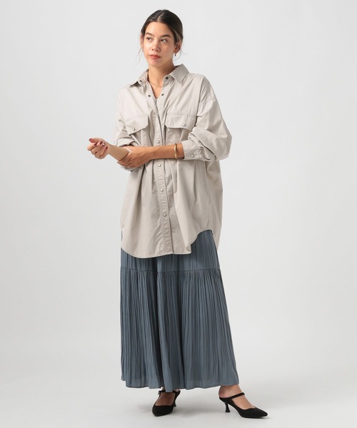 BAYFLOW（ベイフロー）の「[ヒップまでカバーする着丈]コットンツイルビッグシャツ（シャツ/ブラウス・レディース・ネイビー/ライトグレー/カーキ・X-SMALL/SMALL/MEDIUM）」の4枚目の写真