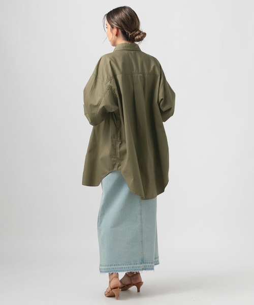 BAYFLOW（ベイフロー）の「[ヒップまでカバーする着丈]コットンツイルビッグシャツ（シャツ/ブラウス・レディース・ネイビー/ライトグレー/カーキ・X-SMALL/SMALL/MEDIUM）」の12枚目の写真