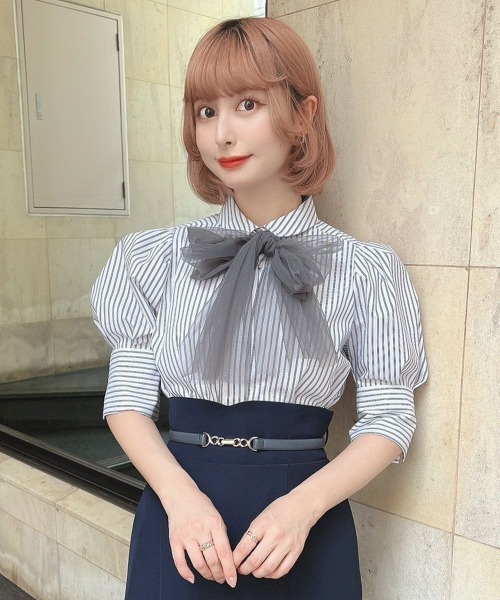 an another angelus（アンアナザーアンジェラス）の「チュールリボンタイ5分袖シャツ/ananotherangelus（シャツ/ブラウス・レディース・オフホワイト/ホワイト×グレー・FREE）」の3枚目の写真