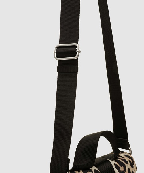 GANNI（ガニー）の「Recycled Tech Mini Satchel Leopard