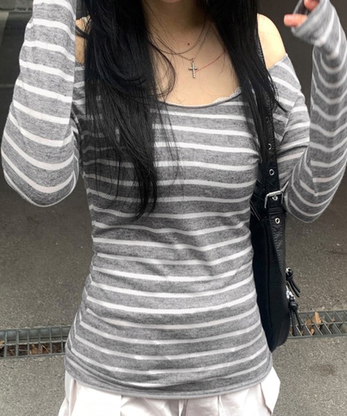 MEMECLE(メメクル)の「【 MEMECLE / メメクル 】レトロストライプ オフショルダーフィット Tシャツ(Tシャツ/カットソー・レディース・ダークグレー/グレー/ブルー・S/M)」の9枚目の写真
