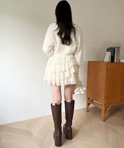 one after another NICE CLAUP（ワンアフターアナザーナイスクラップ）の「ゴールドボタンフェザーショートカーディガン（カーディガン/ボレロ・レディース・アイボリー/ライトピンク/ブラウン/モカ/サックスブルー・FREE）」の16枚目の写真