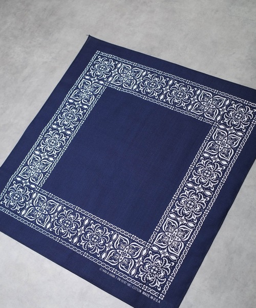 HAV-A-HANK(ハバハンク )の「『HAV-A-HANK』OPEN CENTER PAISLEY BANDANA(バンダナ/スカーフ・レディース・ホワイト/ネイビー/レッド/ブラック・FREE)」の3枚目の写真