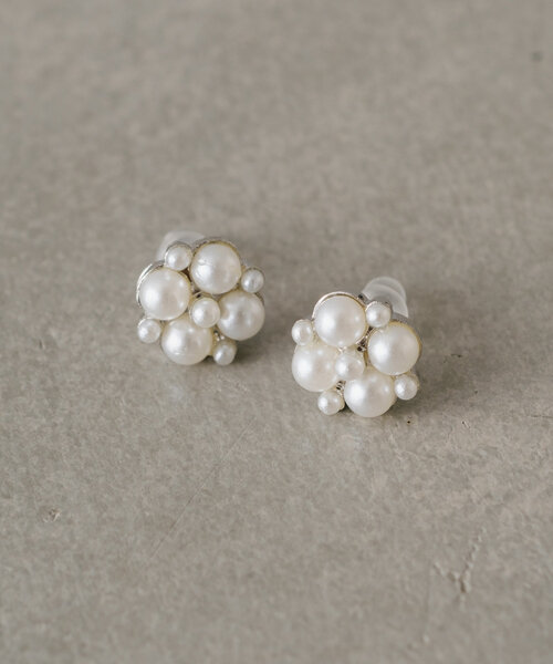 Actually（アクチュアリー）の「Pearl Mini Pierce（ピアス（両耳用）・レディース・シルバー・フリー）」の5枚目の写真