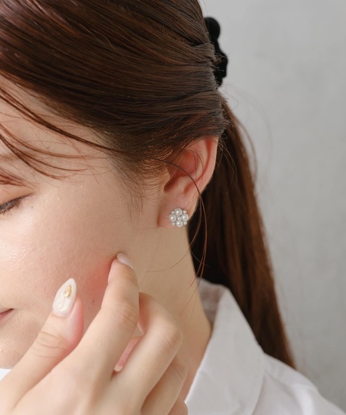 Actually（アクチュアリー）の「Pearl Mini Pierce（ピアス（両耳用）・レディース・シルバー・フリー）」の9枚目の写真