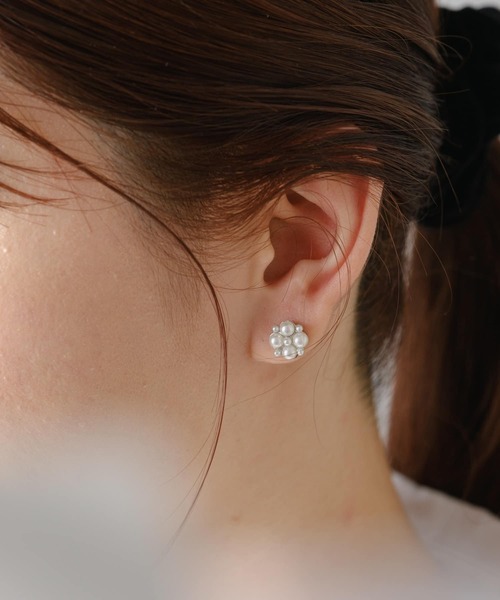 Actually（アクチュアリー）の「Pearl Mini Pierce（ピアス（両耳用）・レディース・シルバー・フリー）」の8枚目の写真