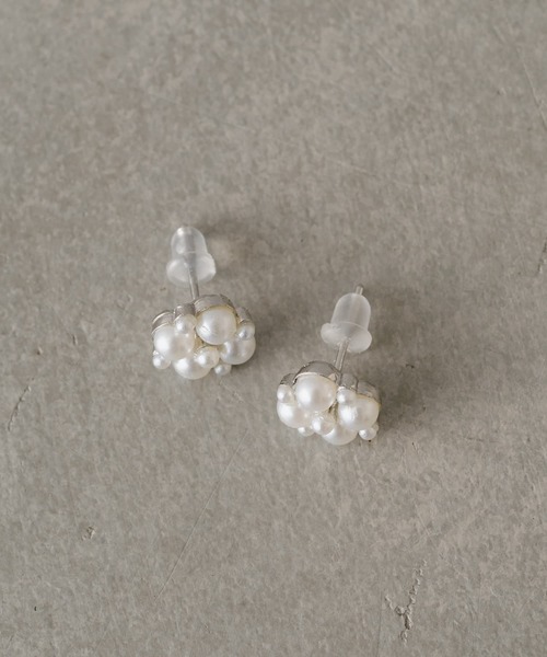 Actually（アクチュアリー）の「Pearl Mini Pierce（ピアス（両耳用）・レディース・シルバー・フリー）」の7枚目の写真