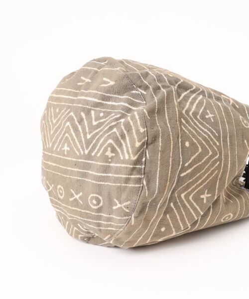 UNBILLION(アンビリオン)の「アフリカンスクエアー AFRICANSQUARE / 泥染め巾着(ショルダーバッグ・レディース・グレー・FREE)」の6枚目の写真