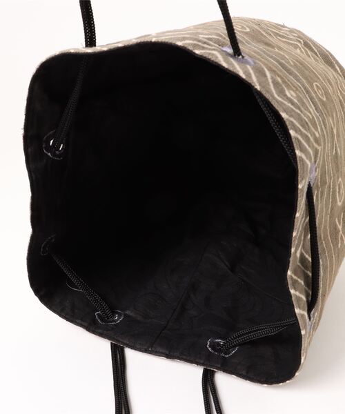 UNBILLION(アンビリオン)の「アフリカンスクエアー AFRICANSQUARE / 泥染め巾着(ショルダーバッグ・レディース・グレー・FREE)」の7枚目の写真