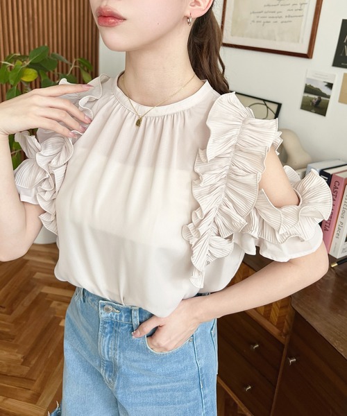 moment+(モーメントプラス)の「シフォンジョーゼット半袖バックリボン袖フリルブラウス(シャツ/ブラウス・レディース・ライトベージュ/ブラック/ピンク/オフホワイト/サックスブルー・M)」の7枚目の写真