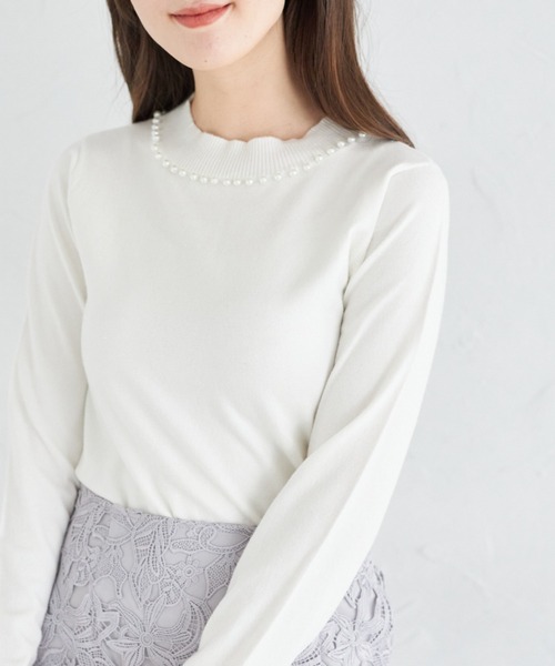 tocco closet(トッコ クローゼット)の「パール付きプチハイネックニットプルオーバー(ニット/セーター・レディース・ブラック/オフホワイト/ピンク・M)」の1枚目の写真