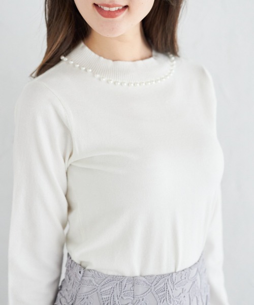 tocco closet(トッコ クローゼット)の「パール付きプチハイネックニットプルオーバー(ニット/セーター・レディース・ブラック/オフホワイト/ピンク・M)」の6枚目の写真
