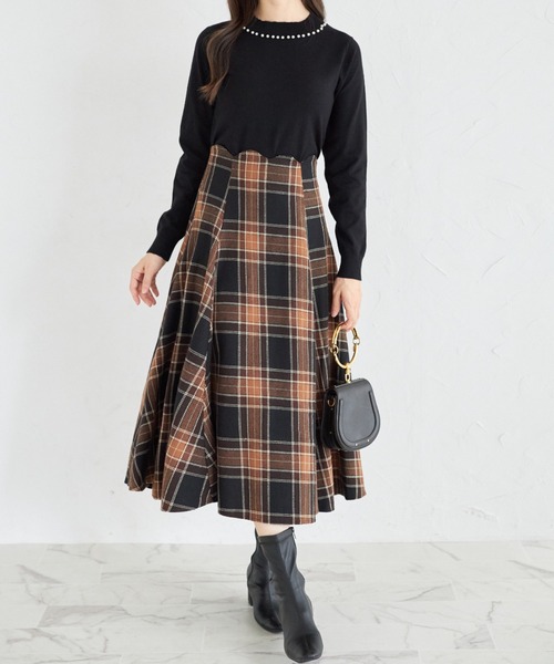 tocco closet(トッコ クローゼット)の「パール付きプチハイネックニットプルオーバー(ニット/セーター・レディース・ブラック/オフホワイト/ピンク・M)」の8枚目の写真