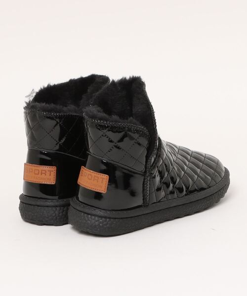 shoes365(シューズスリーシックスファイヴ)の「【shoes365】キルティング内ボアショートブーツ(ブーツ・レディース・ブラック/ホワイト・23.0cm/23.5cm/24.0cm/24.5cm/25.0cm/25.5cm)」の3枚目の写真